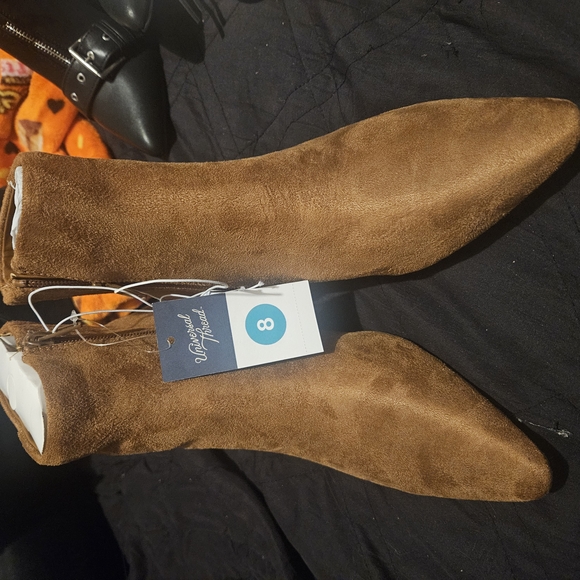 Universal Thread Tan Suede Ankle Boots - Picture 1 of 4